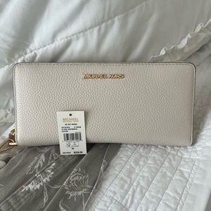 Michael Kors Jet Set Continental Wallet Light Cream